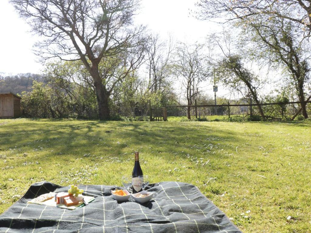 The Nest - Family Friendly Caravan Nr Glastonbury & Street Somerton  Exterior photo